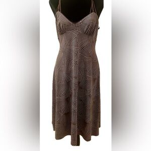 BCBGMAXAZRIA Dress Size:M.                   94%Polyester  6% Spandex/Elastano